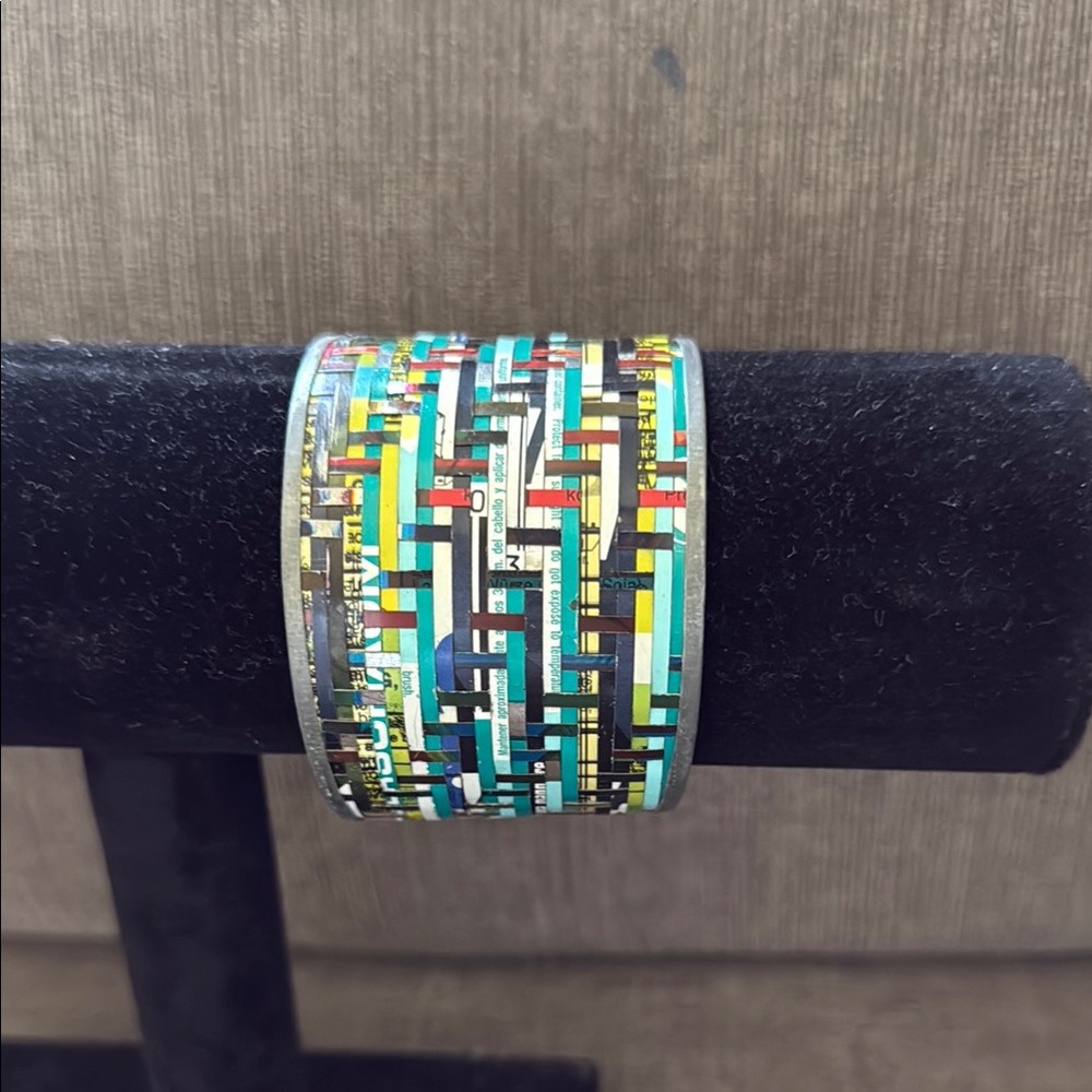 Tesoro’s Colorful Cuff Bracelet